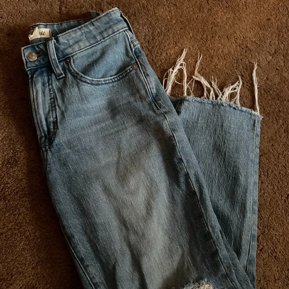 Madewell Women's Straight Leg Jeans in Light Blue - Picture 3 of 5